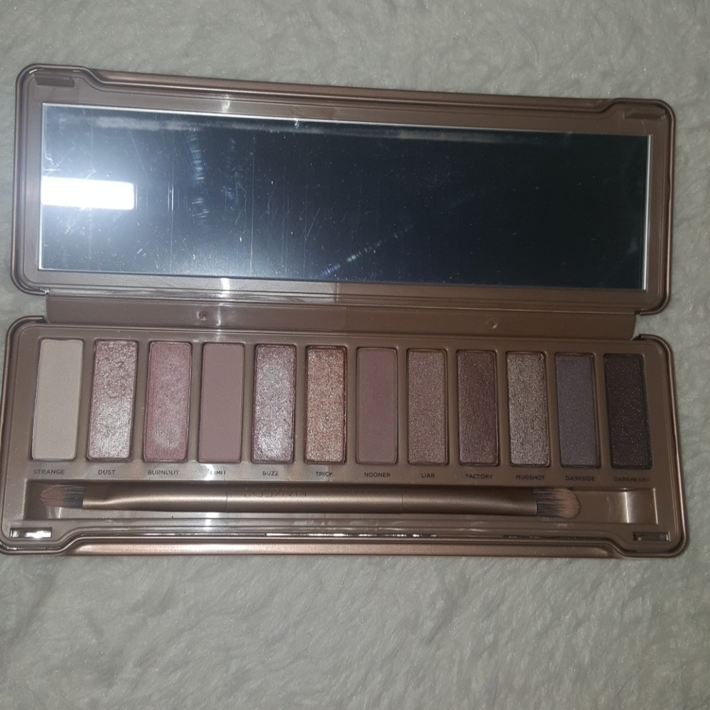 Like new Naked 3 pallette